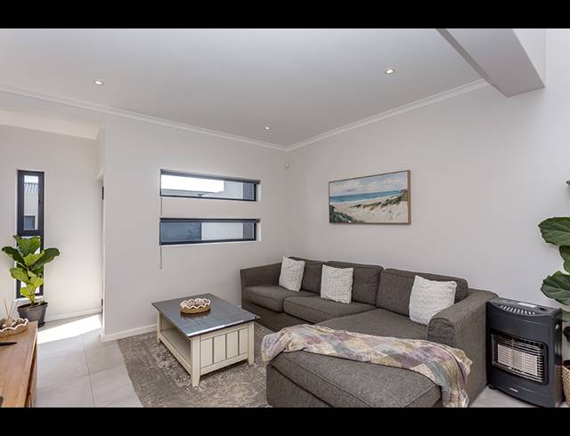 3 BEDROOM HOUSE FOR SALE IN SANDOWN